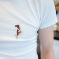 Decile adiós a las manchas de helado en tu ropa: mirá cómo eliminarlas con 2 ingredientes que tenés en casa