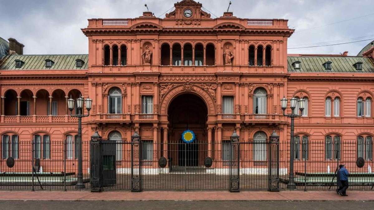 El Día del Trabajador Estatal se celebra desde 2013. Fuente: (X)