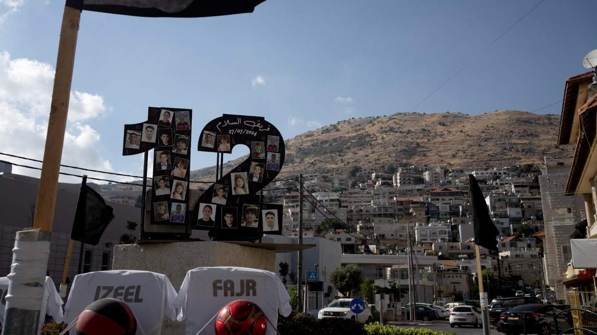Monumento improvisado en memoria de los 12 niños drusos muertos por una bomba en los Altos del Golán