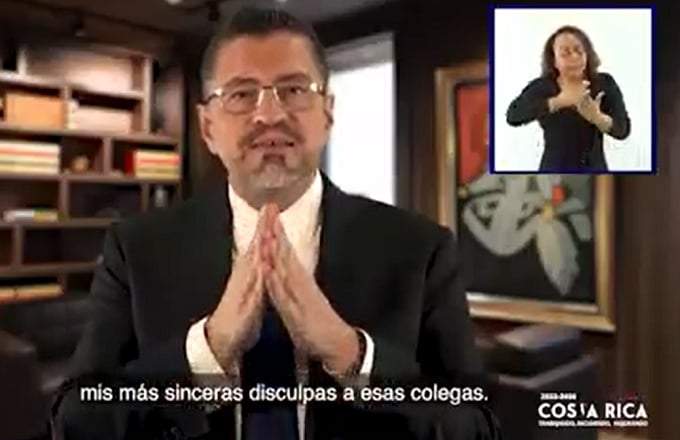 El presidente electo de Costa Rica, Rodrigo Chaves, se disculpa