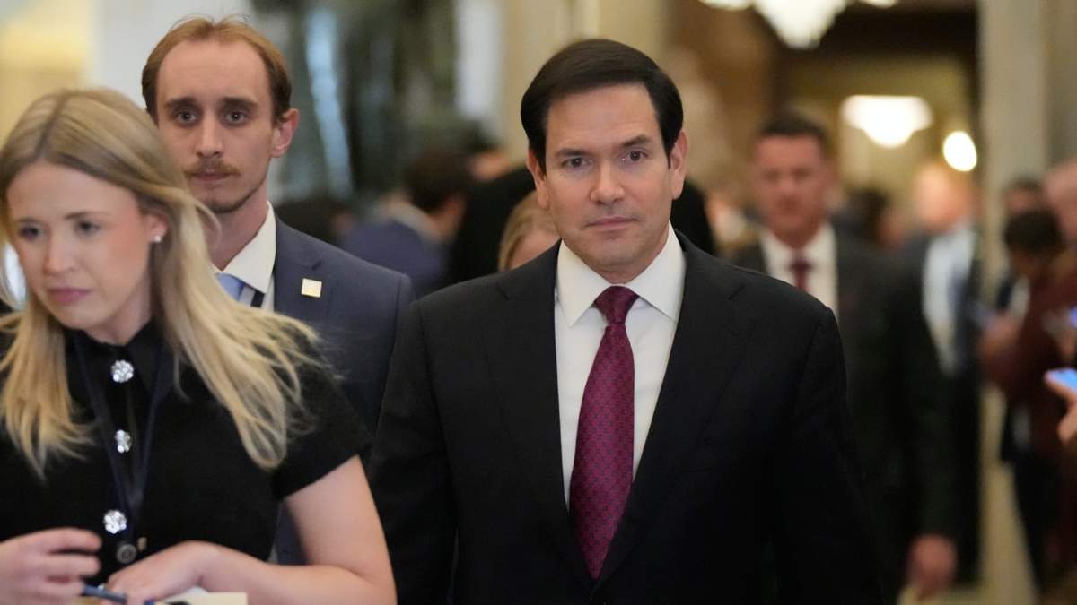 El secretario de Estado de Estados Unidos, Marco Rubio, llega antes de que el presidente Donald Trump pronuncie su discurso sobre el Estado de la Unión ante una sesión conjunta del Congreso en el Capitolio, Washington
