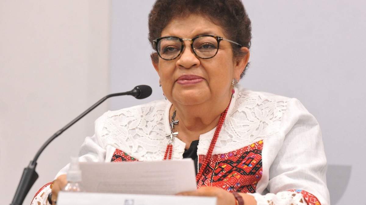 Ernestina Godoy en la conferencia