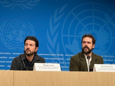 Diego Luna y Santiago Maza rinden homenaje en la ONU a periodistas mexicanos