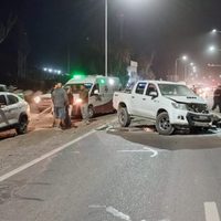 Violento choque en Ruta 7: tres camionetas impactaron y dos conductores fueron hospitalizados