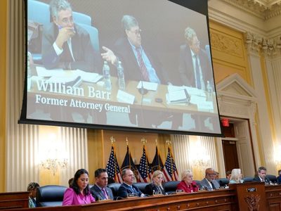 Trump se estaba despegando de la realidad y se creía sus invenciones sobre el fraude electoral: Barr