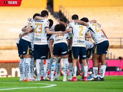 Reconocen error, pero multan a Pumas por quejarse del arbitraje en duelo ante Rayados