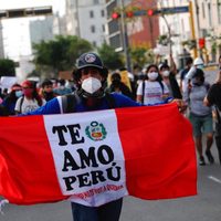 Protestas en Perú contra la destitución del presidente Martín Vizcarra