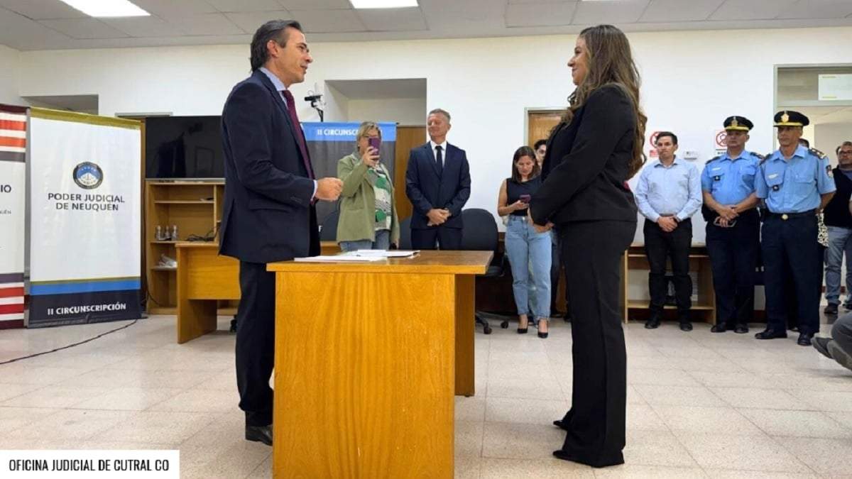 Momento de la jura de Mayra Febrer ante el fiscal general José Gerez. Fuente (MPF)