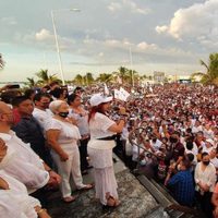 Layda Sansores encabeza "marcha de la victoria" en Campeche; la elección no está definida: PRI-PAN-PRD