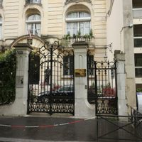 Detenido un hombre que amenazó con inmolarse en el consulado de Irán en París