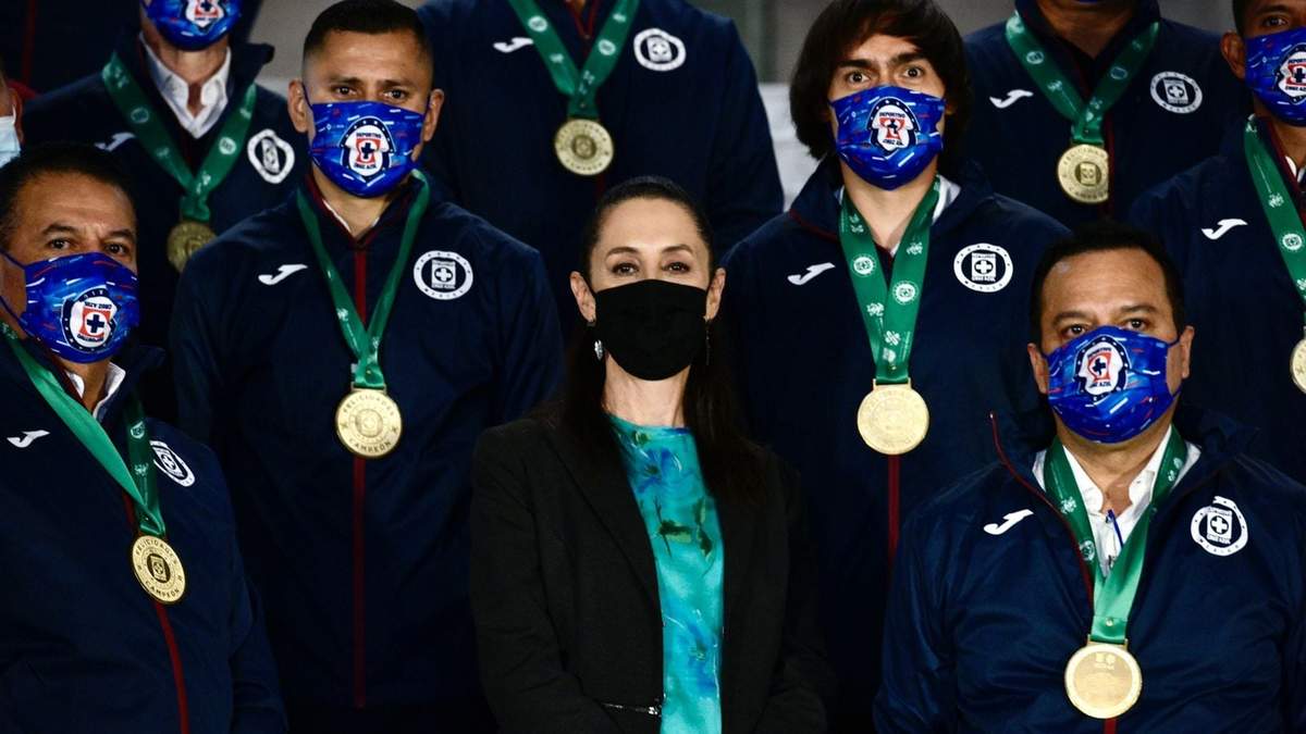 Sheinbaum recibió a jugadores y cuerpo técnico de Cruz Azul