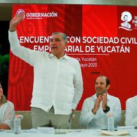 Se reúne Adán Augusto con sociedad civil y empresarios de Yucatán