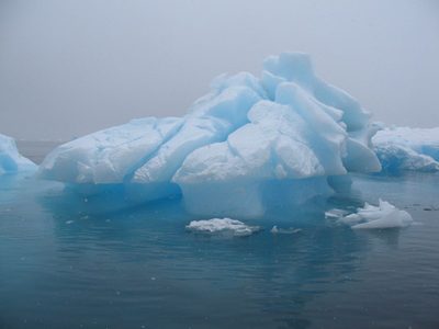 La Antártida se desmorona soltando icebergs a ritmo insostenible