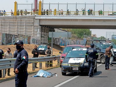 Jesuitas por la Paz, la policía de Dios