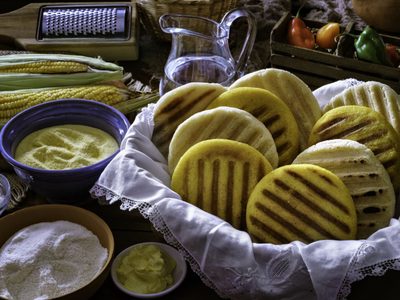 Una alianza culinaria: descubrí cómo hacer arepas con sabor argentino