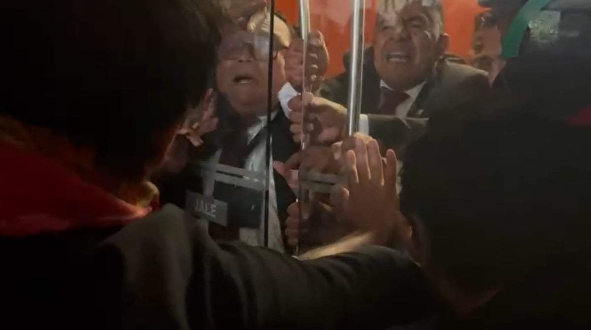 Forcejeo en el Senado de la República