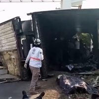 Vinculan a proceso a tres personas por el choque de tráiler que dejó 56 migrantes muertos