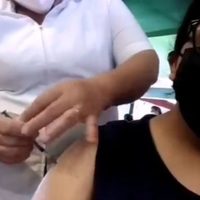 Enfermera que simuló vacunar contra covid-19 ya fue demandada en Veracruz