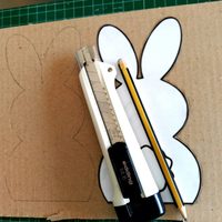 Con un trozo de cartón y un vasito de plástico, creá estos conejitos de Pascuas ideales para darle un toque distintivo a tu mesa