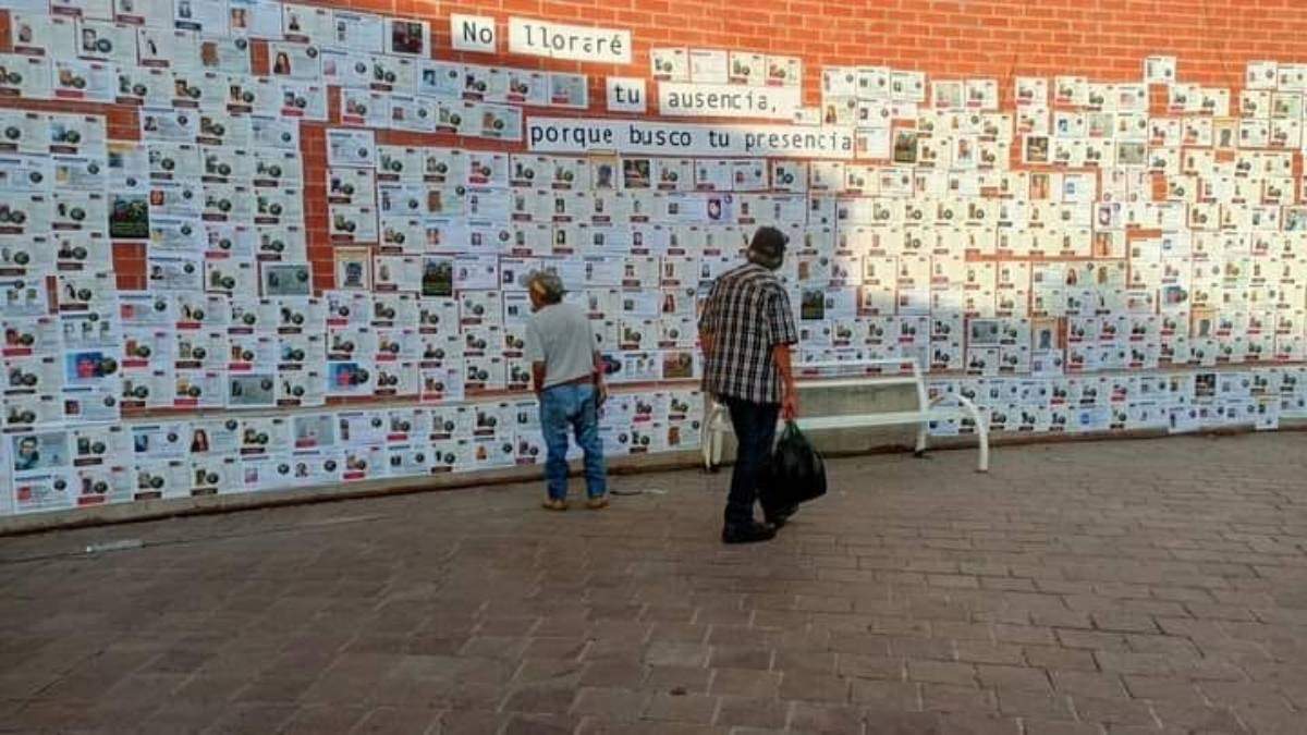 El “Muro de la Memoria” en la plaza Bicentenario,