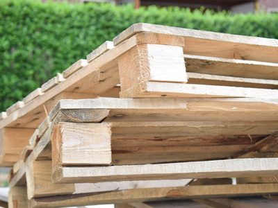 Que moderno: con el pallet que ibas a tirar, hacé este portabicicletas súper práctico y muy fácil