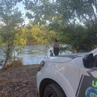 Hallaron un cuerpo en el rio Neuquén y realizaron un operativo de rescate desde la margen rionegrina