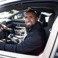 Millonario regalo de Colo Colo: el auto que le regalaron a Arturo Vidal