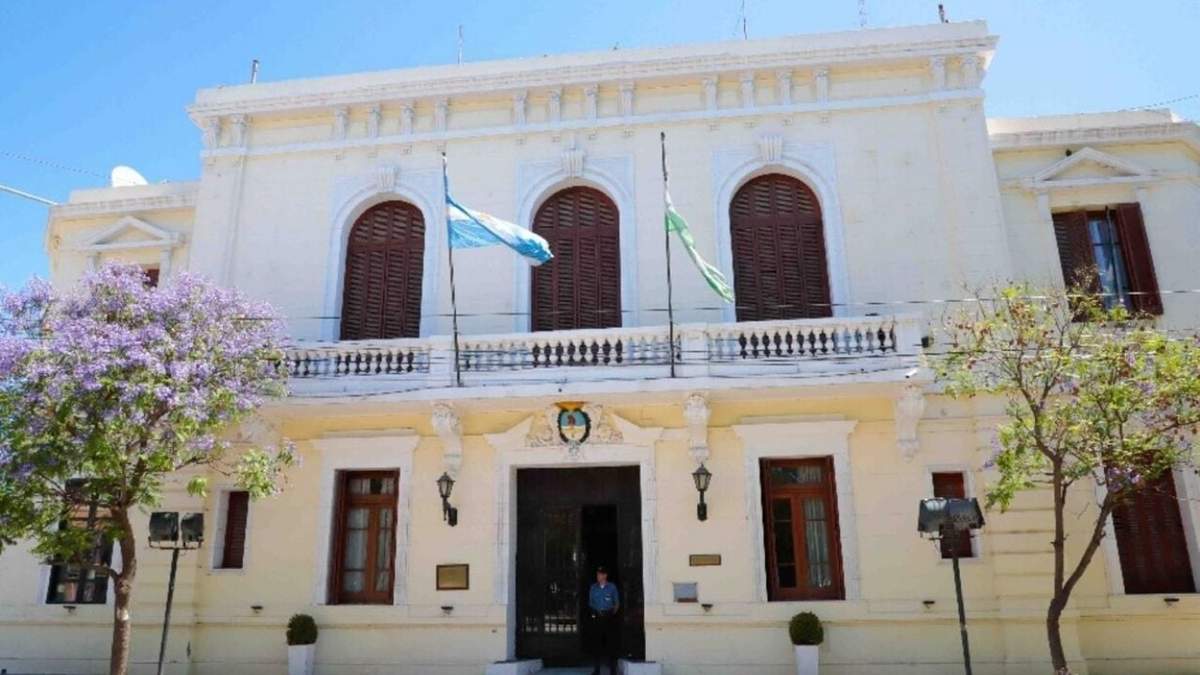 La Casa de Gobierno está ubicada en Laprida al 212, Viedma. Fuente: (Twitter)