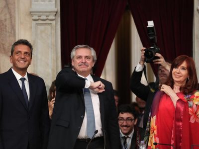 Fernández necesita que abran el Congreso, pero dentro del oficialismo se oponen