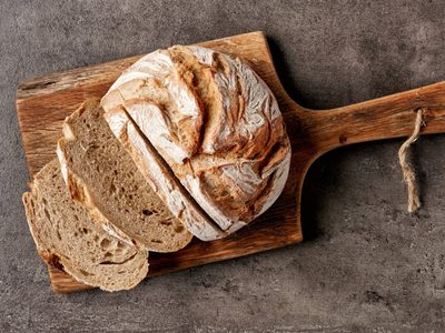 Pan casero sin amasar: crocante y delicioso, una receta fácil para sumar a tus picadas o comenzar a vender