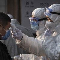 El coronavirus se propaga sin control: 170 muertos y más de 8.000 infectados en China