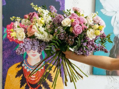 No tirés las flores que te regalaron y se secaron: mirá cómo darles una segunda oportunidad en casa