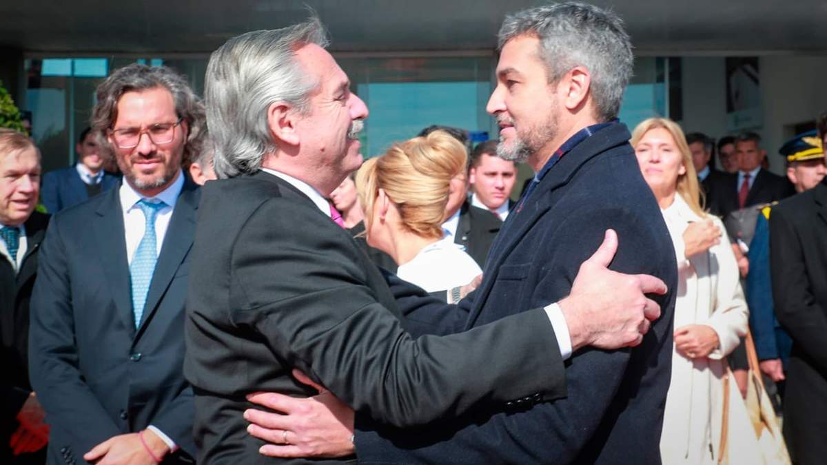 Alberto Fernández y Mario Abdo Benítez. Fuente: (Twitter)