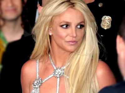 “Oops, lo hizo otra vez”: Britney Spears criticada en redes por hacer un extraño baile