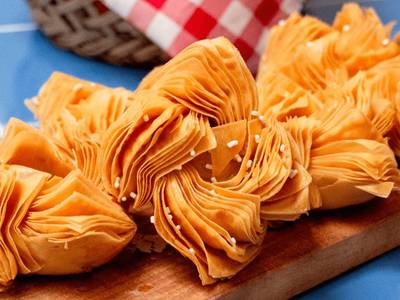 Con solo 3 ingredientes y sin amasar, hacé estos pastelitos caseros que son un 10