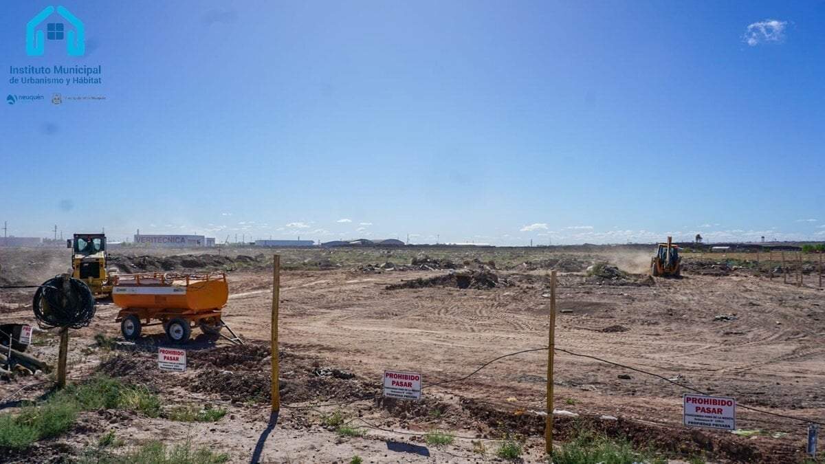 Mariano Gaido estuvo presente en los terrenos del distrito 6 en la capital. Fuente: (IMUH).