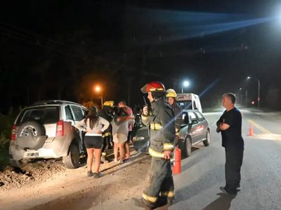 Un auto mordió la banquina, se cruzó de carril y chocó con otro vehículo en San Martín de los Andes