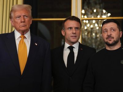 Macron recibe a Trump en París y Zelenskyy se les une para diálogo sobre Ucrania