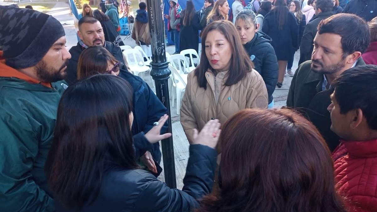 La Gobernadora Carreras recibió el petitorio de ATE. Prensa ATE