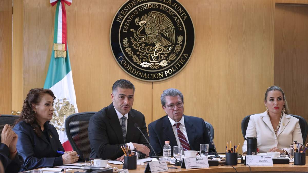 El titular de la SSCP en la reunión con la Jucopo