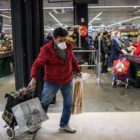 Emergencia por coronavirus: el Gobierno obliga a retrotraer los precios de más de mil productos