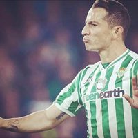 Por lesión, Betis da de baja un mes a Andrés Guardado
