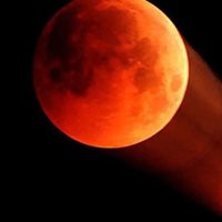 Los horarios en los que se verá el eclipse de Luna Roja en Neuquén
