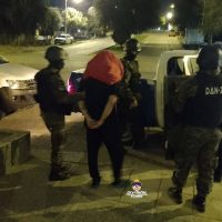 Detuvieron a dos hombres vinculados al narcomenudeo y secuestraron cannabis y dinero en efectivo
