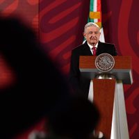 Pese a recomendación de aislarse por presentar síntomas, AMLO acudió a la mañanera con covid-19