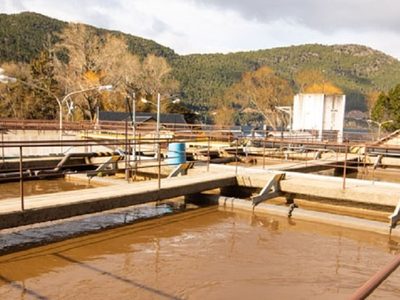 Por una disputa entre el Municipio y la Cooperativa de Agua Potable, podría suspender el tratamiento de efluentes