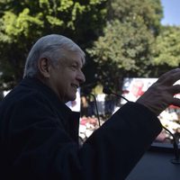 AMLO defiende alianza con el PES y asegura que respeta la diversidad sexual