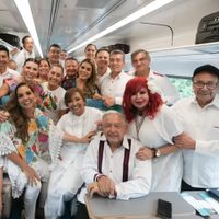 AMLO y Sheinbaum inauguran el Tren P’atal, diseñado para viajes largos y nocturnos