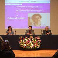 Fabio Morábito recibe el Premio Xavier Villaurrutia