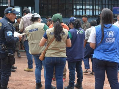 Guatemala otorga estatus migratorio a 207 mexicanos que buscaron refugio por la violencia